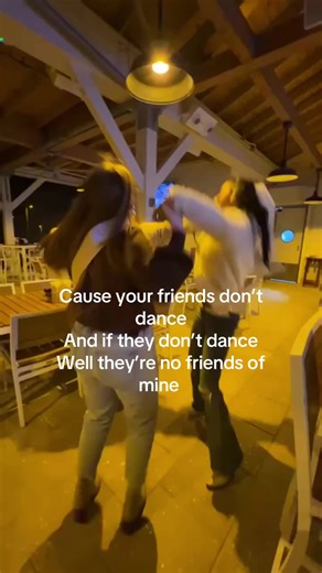 Dancing Queens 💃🏼 #fyp #foryoupage #trend #trending #dance #dancing #friends