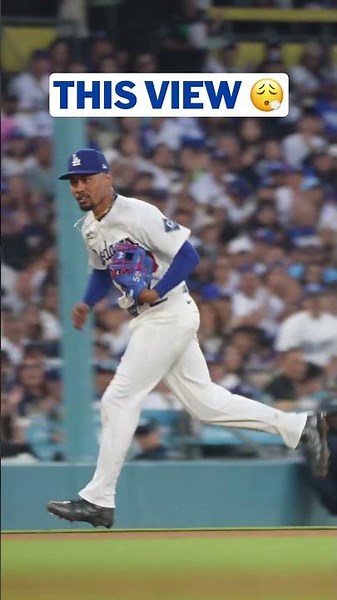 Mookie Betts flashing the leather 🔥