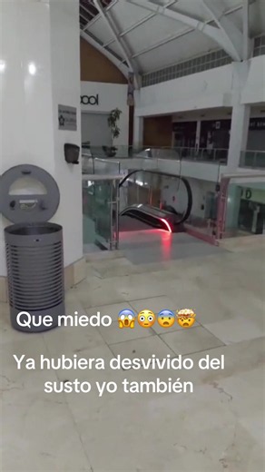 Niña se aparece en Mall | paranormal