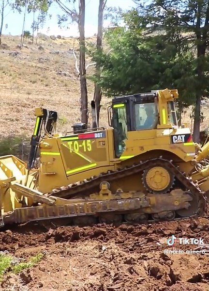 El Bulldozer Cat D8: La Máquina Poderosa de la Construcción y Minería