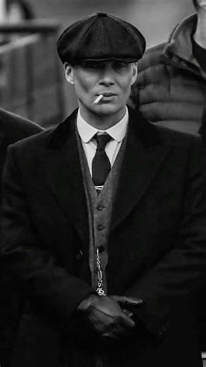 micky on Instagram: "♡ㅤㅤ❍ㅤㅤ⎙ㅤㅤ⌲ 𝗟𝗶𝗸𝗲 ♥️ 𝗦𝗵𝗮𝗿𝗲 ♻️ 𝗖𝗼𝗺𝗺𝗲𝗻𝘁 💬 ••••••••••Ⓕⓞⓛⓛⓞⓦ/~ . 𝐈𝐧 𝐭𝐨𝐝𝐚𝐲'𝐬 𝐞𝐝𝐢𝐭𝐢𝐨𝐧 𝐨𝐟 #𝟏𝟎𝐓𝐡𝐢𝐧𝐠𝐬, 𝐬𝐩𝐞𝐧𝐝 𝐚 𝐜𝐨𝐳𝐲 𝐟𝐚𝐥𝐥 𝐝𝐚𝐲 𝐚𝐭 𝐡𝐨𝐦𝐞 𝐢𝐧 𝐋𝐨𝐧𝐝𝐨𝐧 𝐰𝐢𝐭𝐡 𝐚𝐜𝐭𝐫𝐞𝐬𝐬 @𝐲𝐚𝐳𝐝𝐞𝐦𝐚𝐧𝐝 (𝐘𝐚𝐬𝐦𝐢𝐧 𝐅𝐢𝐧𝐧𝐞𝐲) 𝐫𝐞𝐚𝐝𝐢𝐧𝐠 𝐬𝐜𝐫𝐢𝐩𝐭𝐬, 𝐬𝐭𝐫𝐨𝐥𝐥𝐢𝐧𝐠 𝐭𝐡𝐫𝐨𝐮𝐠𝐡 𝐭𝐡𝐞 𝐩𝐚𝐫𝐤 𝐰𝐢𝐭𝐡 𝐡𝐞𝐫 𝐝𝐨𝐠 𝐊𝐨𝐤𝐨 𝐚𝐧𝐝 𝐦𝐚𝐤𝐢𝐧𝐠 𝐚 𝐰𝐚𝐫𝐦 𝐜𝐮𝐩 𝐨𝐟 𝐭𝐞𝐚 (𝐰𝐢𝐭𝐡 𝐟𝐨𝐮𝐫 𝐬𝐜𝐨𝐨𝐩𝐬 𝐨𝐟 �