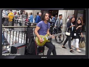 When professional Guitarists plays on the street