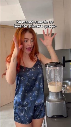 Cuando mi mamá se levanta #humor #comedia #viralshort #mamaehija #madre #chistes #gracioso