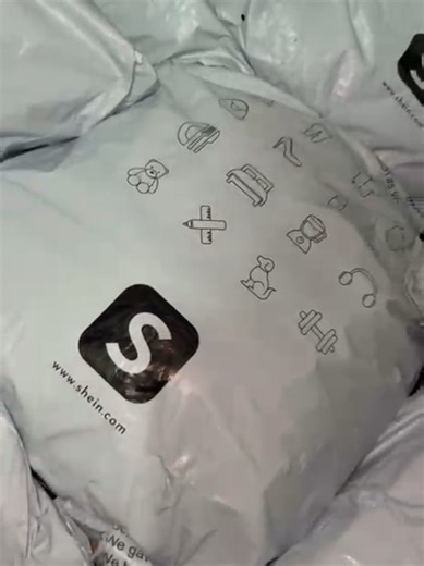 No esperes más contactame 📲 Tambien con envíos nacionales🇻🇪 e interesfaciales🤣🤣 Precio de página, full promociones activas 🛍 Maracaibo Edo Zulia📍 #shein #sheinvenezuela #venezuela🇻🇪 #sheinhaul