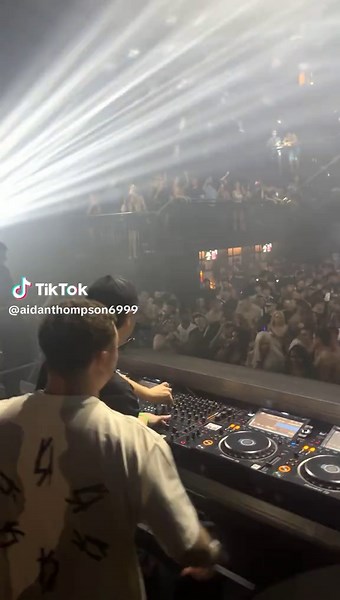 Exploring Bromance in the Techno Scene