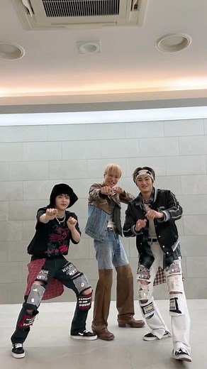 I'm coming over over over ✊🏻✊🏻#카이 #KAI #태영 #TAEYOUNG #형준 #HYEONGJUN#CRAVITY #크래비티#엑소 #EXO #weareoneEXO #Rover #KAI_Rover#RoverChallenge