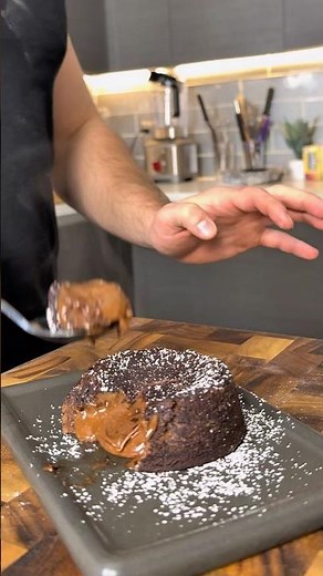 Easy Molten Lava Cakes that make you smile