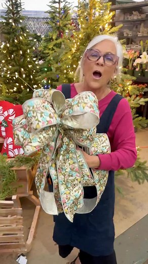 10K views · 469 reactions | In under 2 min. We take you step by step on how to create a bow. Did you know we also offer premade bows online and in shop? Choose ribbon from us or bring in your own and we are happy to make bows for you too! Let us know if you have any questions…happy to help if we can! #bowtutorial #diybow #shop901 #901 @stewartthunt #crafttips #handmade | Millstone Market & Nursery | Facebook