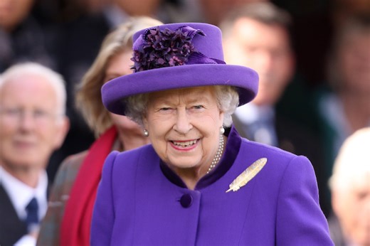 A Former Palace Chef Explained How the Queen Eats Fruit and It's Pretty Weird