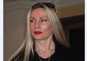 Virginia Hey Age, Height, Wikipedia, Husband, Instagram, Net Worth 2022