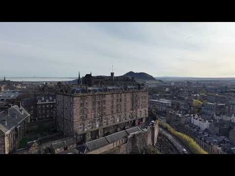 🏰 Edinburgh Castle Drone Footage in 4K | Cinematic Aerial View of Scotland’s Most Famous Landmark 🍂