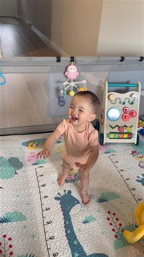 Amara’s first steps🥰 #beyeucuame #cutebaby