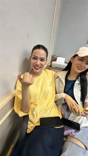 Orm said “7 people talked,” but when you count, only about 6… so who’s the missing one? Her GF? 🤭🤭