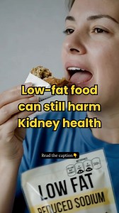 Many people choose foods labeled “low-fat” or “healthy.” But for Kidney disease, the label that matters most is often sodium. Some “healthy” foods still contain: • Very high salt • Preservatives • Hidden sodium sources Reading labels is a small habit - but a powerful one. 🔖 Save this to avoid common mistakes. 🔁 Share this with family members who shop or cook. Follow for more updates. #kidneyfriendly #ckd #CKDwarrior #kidneyhealth #kidneyhealthforall #healthtips #foodlabels #healthycommunity #K