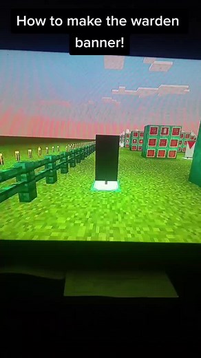 Crafting the Warden Banner in Minecraft!