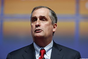 Intel CEO's surprise exit leaves 'large void' that won't be easy to fill