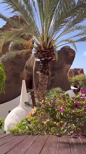 Dining in a Volcano: Discover LagOmar in Lanzarote