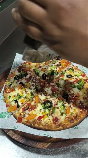 Kurkure singh ka order veggies pizza #pizza #video #food #itspizzatime
