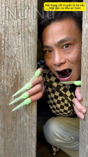 Zombie goes hunting and meets a brave father #shorts