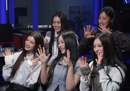 鲸首中字🐰CNN首尔分部采访NJZ丨250207