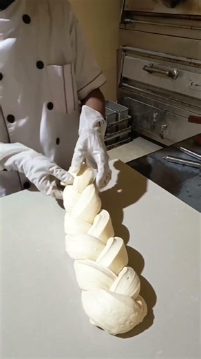 Satisfying Dough Creations for Modern Bakers #artisanbread #breaddesign