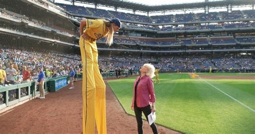 Savannah Bananas pack stadiums with their zany twist on baseball | 60 Minutes