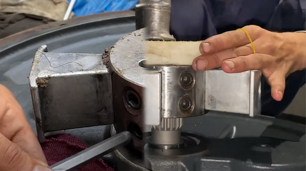 Repairing a Complex Hydraulic Pump with Precision