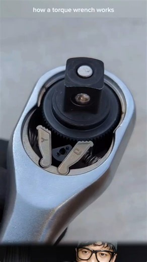 how a torque wrench works