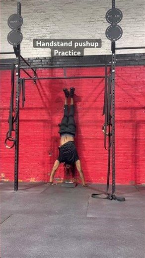 Handstand push up practice. CrossFit EMOM. CrossFit strength #gymlife