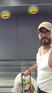 ✈️ ¡NO PIERDAS TU VUELO POR UN ERROR TAN TONTO! 😱🚨 ¿Sabías que con solo escribir el número de tu vuelo en Google puedes saber de qué puerta y terminal sale tu avión en segundos? 🤯🔍 Miles de personas se quedan en tierra por no hacer esto… ¡No seas uno de ellos! ⏳🏃‍♂️ 🔥 Guarda este truco, compártelo y etiqueta a ese amigo que SIEMPRE llega tarde al aeropuerto. 🛫✈️👇 #Viajes #TrucosDeViaje #NoPierdasTuVuelo #GoogleTrucos #TipsParaViajar #Aeropuerto #CristianRidzer | Cristian Ridzer Android