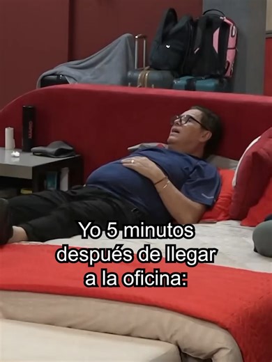 Cuando se te acaba la energía y apenas está empezando el día. 🥵😂 ¡ÚLTIMAS SEMANAS de ¿#ApostaríasPorMí?! 🚨 Disponible en #ViX, #Univision, #UniMás y #LasEstrellas ❤️‍🔥
