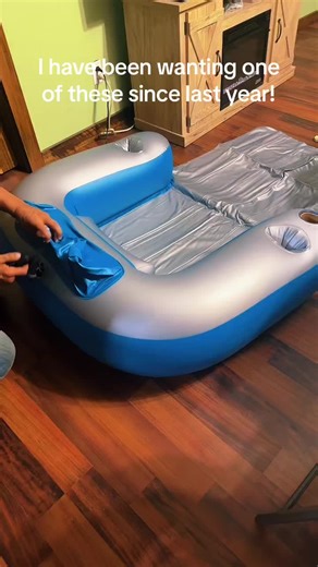 Motorized Pool Float Review: First Impressions!