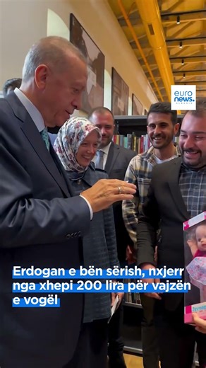 Erdogan does it again, takes 200 liras out of his pocket for the little girl