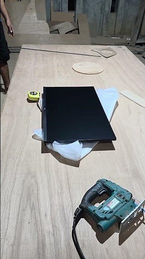 LG LED Monitor 27MR400 27" is suitable for installation in Hiace cars