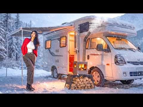 ❄️OVERNIGHT SNOW CAMPING IN A CARAVAN