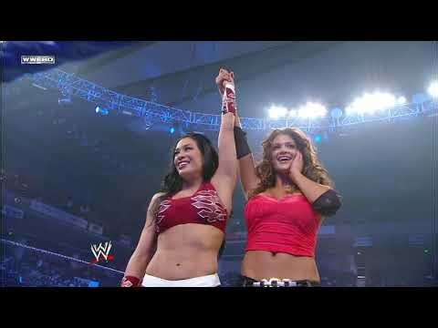 SmackDown: 7/31/2009 Michelle McCool & Layla vs Eve & Melina