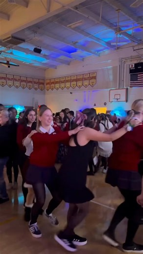 What a RAD-ical Winter Wonderland! ❄️⛄️ The Sophomore Class hosted a winter dance with Down Syndrome Association of Orange County and RAD Camp, filling the Karcher Center with music, laughter, and the kind of joy that comes from serving our dear neighbor with love. From dancing and photo-ops to heartwarming moments throughout the evening, it was a night that reminded us how powerful compassion and community truly are. Thank you to our sophomores, volunteers, Servite High School brothers, and our