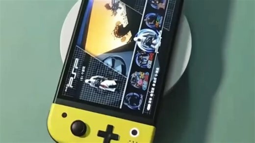 小霸王Q960掌上PSP游戏机掌机2025成人新款30款模拟器7英寸屏红白街机双人对战可连接电视怀旧小巧便携 Q960 128G 双无线手柄 战神升级版Q960