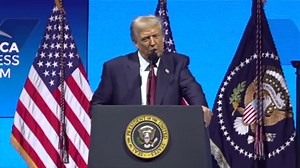 'We Have 92% Of The Shoreline': Trump Exposes His Incompetence, Reveals He Can't Read A Map During 'Gulf Of America' Rant