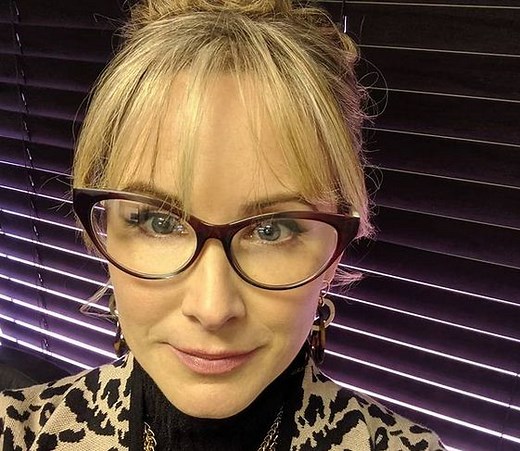 Heidi Gardner Net Worth, Height, Teeth, Braces, Bio