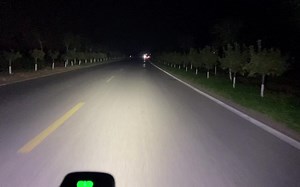 终于有一款在续航上能拿得出手的国产车灯了——迈极炫RN3000夜骑测试，超长续航23小时