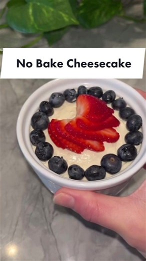 No bake cheesecake with a creamy filling