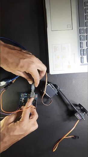 Servo Motor Operation with Arduino | 0° - 180° Control Demo 🔄