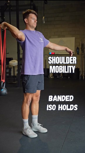 These isometric holds are 🤌🏻 for end range external rotation & stability! End range ER strength & stability is important for - Throwing athletes - CrossFitters - Olympic Weightlifters - Powerlifters The list goes on… Definitely a more advanced exercise - but like any movement out there - it is infinitely scalable to meet your abilities. If this looks terrifying to you, you’re probably not ready for it anyways. Start with :15 & a lighter load, & increase load & time from there! We offer 1:1 Rem