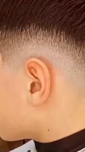 New Haircut Trends: Clipper Techniques for a Clean Look