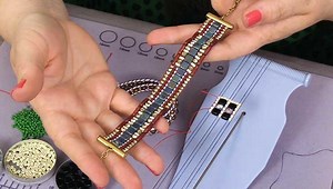 Beadaholique Live Class: Bead Looming 101 featuring the Beadalon Jewel Loom
