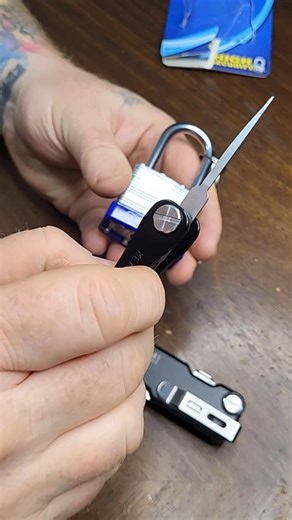 Stabbing a lock open with a pokey stabby tool #covertinstruments #lockpicking