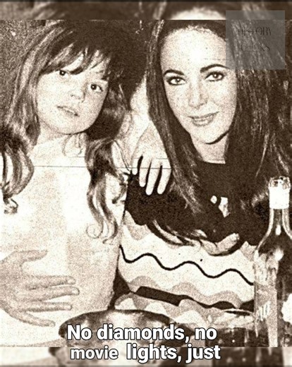 A rare and tender glimpse of Elizabeth Taylor with her daughter Maria Burton. Beyond the glam, Liz adored being a mother — her softest, most beautiful role.#fyp #explorepage #fblifestyle | History Clicks