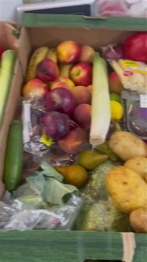 We’ve got 5 hampers this evening. Plus shopping. 6-6:30pm | The Trash Cafe Network