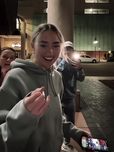 °Elsa's_Heart_♥_° TikTok'ta